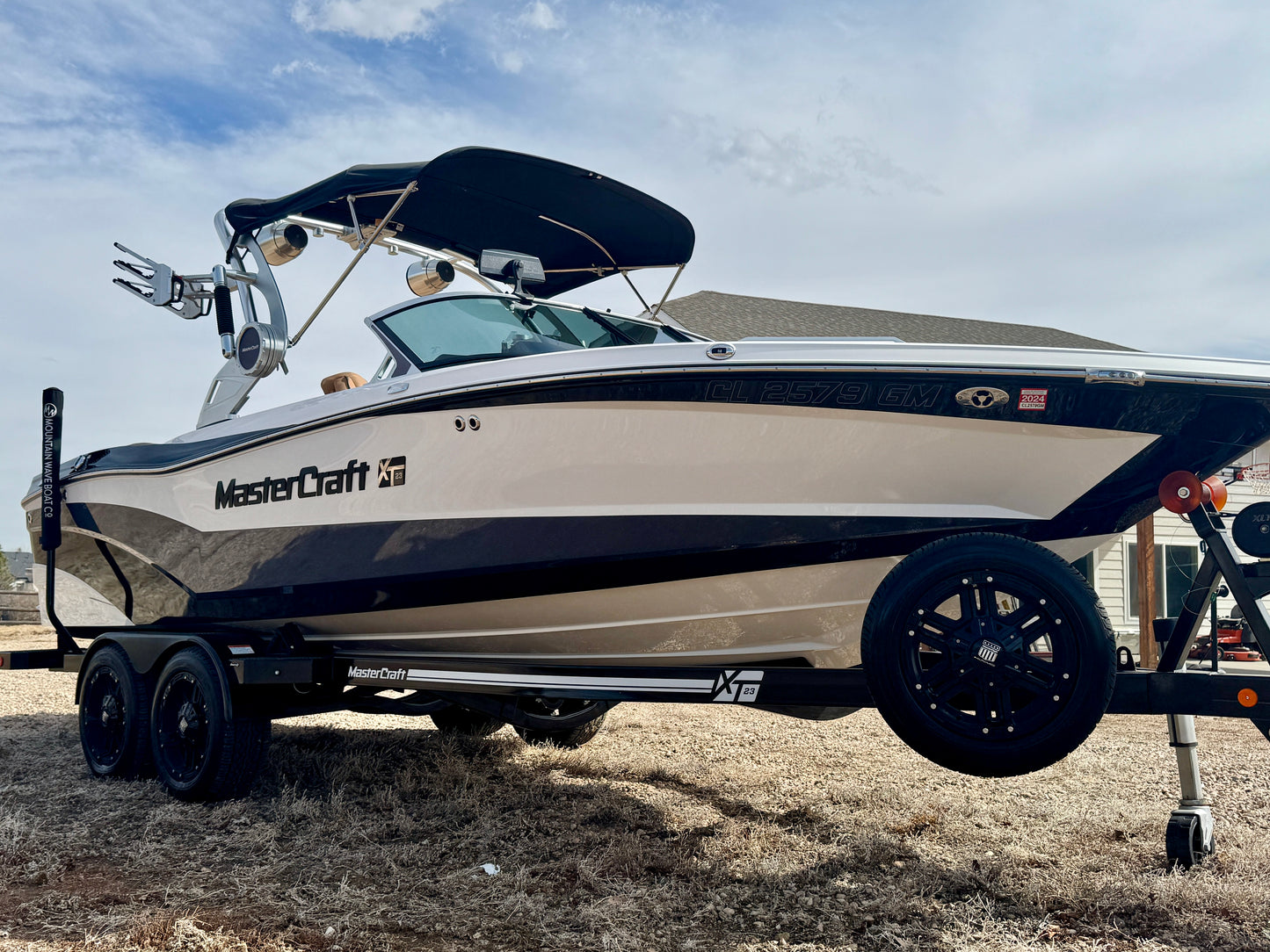 2021 MasterCraft XT23 - 60HRS- 6.0 MPI - Almost NEW