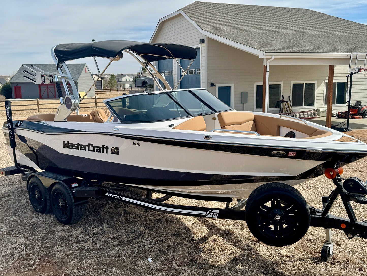 2021 MasterCraft XT23 - 60HRS- 6.0 MPI - Almost NEW