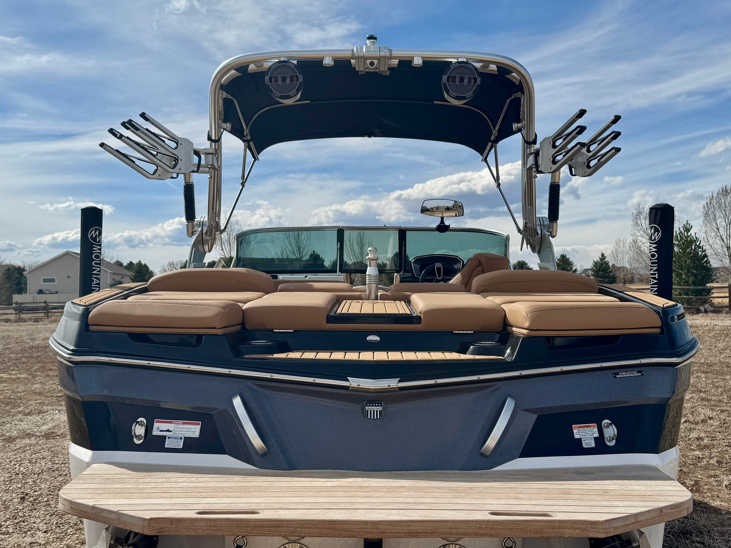 2021 MasterCraft XT23 - 60HRS- 6.0 MPI - Almost NEW