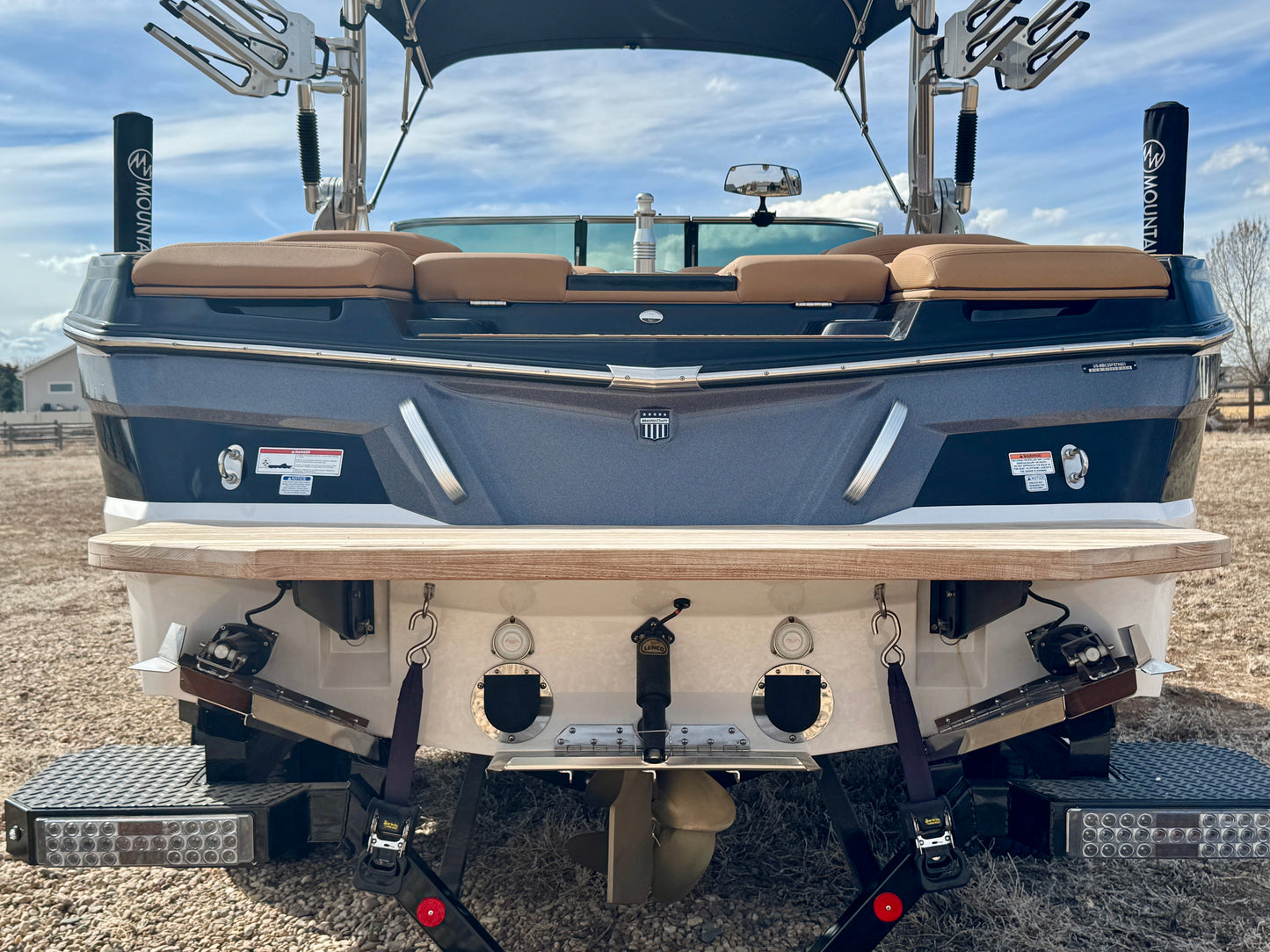 2021 MasterCraft XT23 - 60HRS- 6.0 MPI - Almost NEW