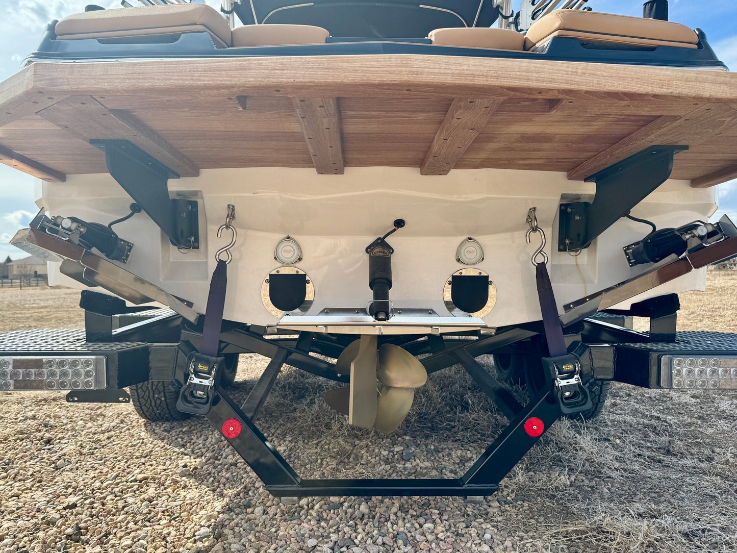 2021 MasterCraft XT23 - 60HRS- 6.0 MPI - Almost NEW