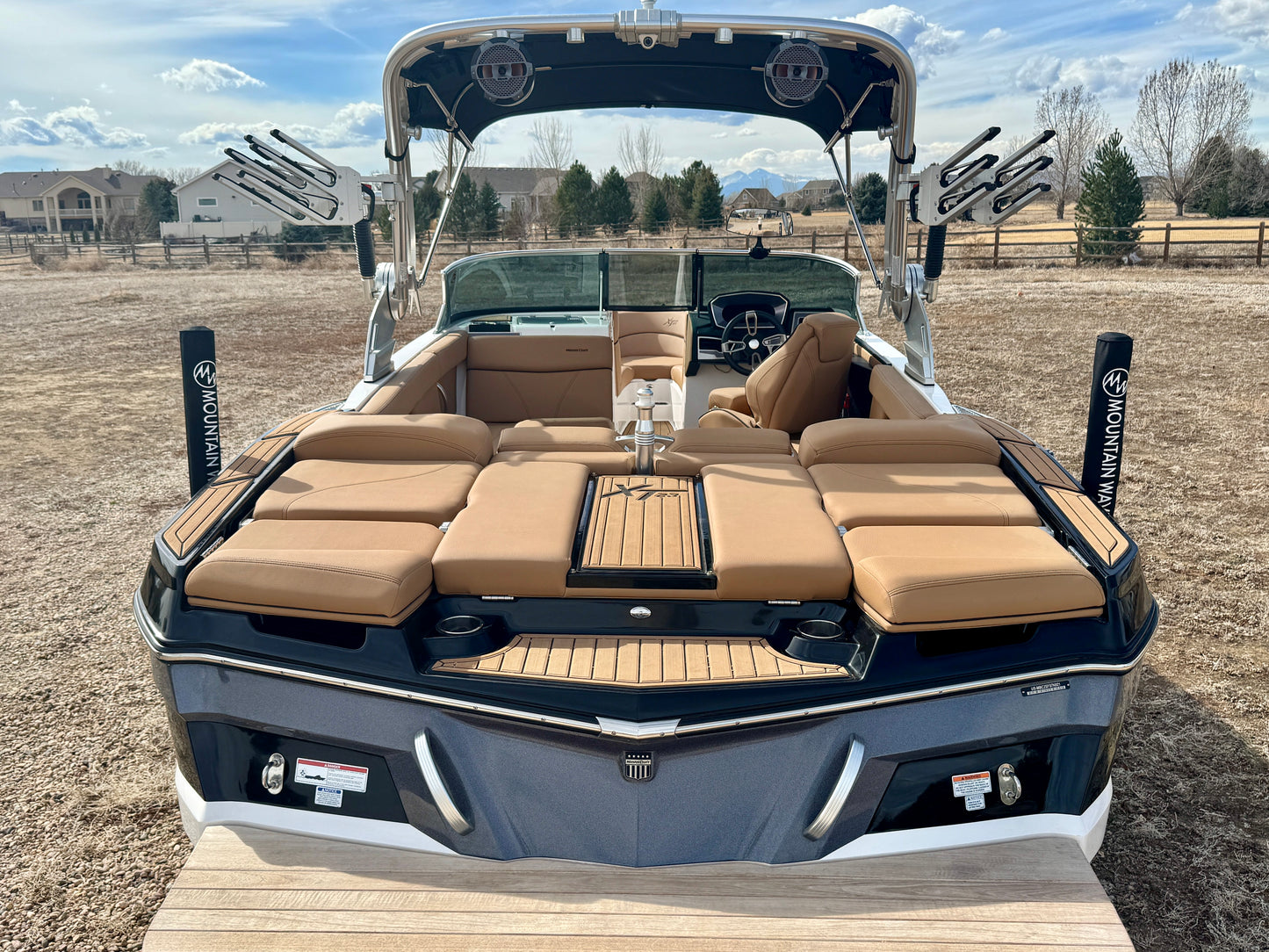 2021 MasterCraft XT23 - 60HRS- 6.0 MPI - Almost NEW