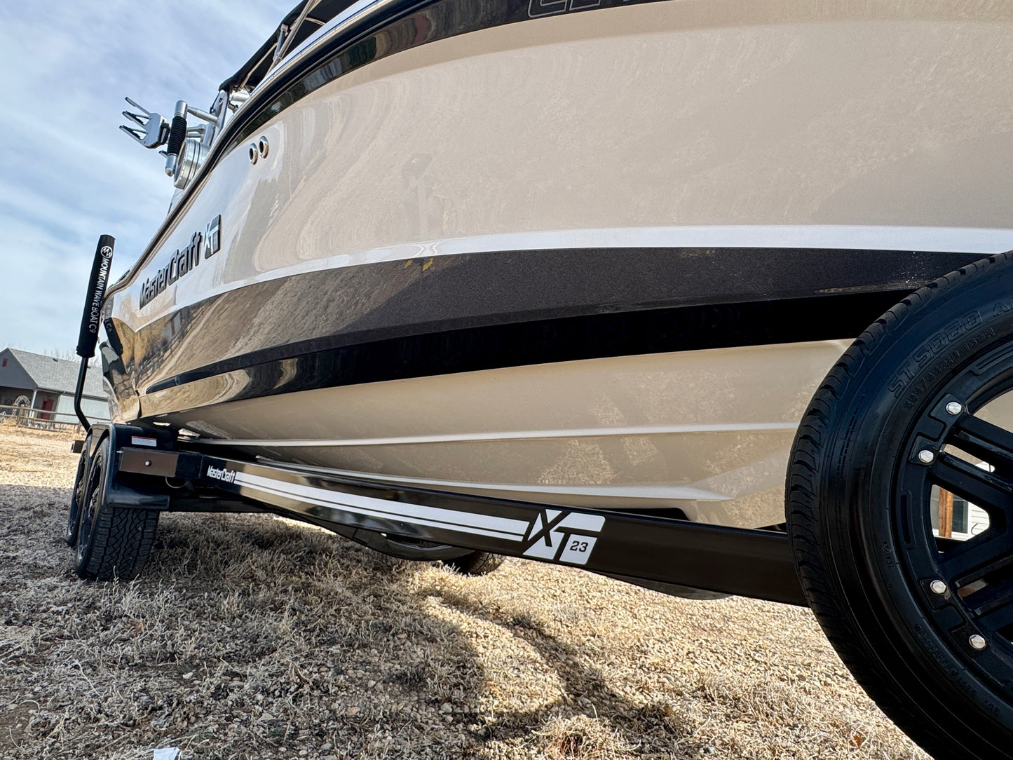 2021 MasterCraft XT23 - 60HRS- 6.0 MPI - Almost NEW