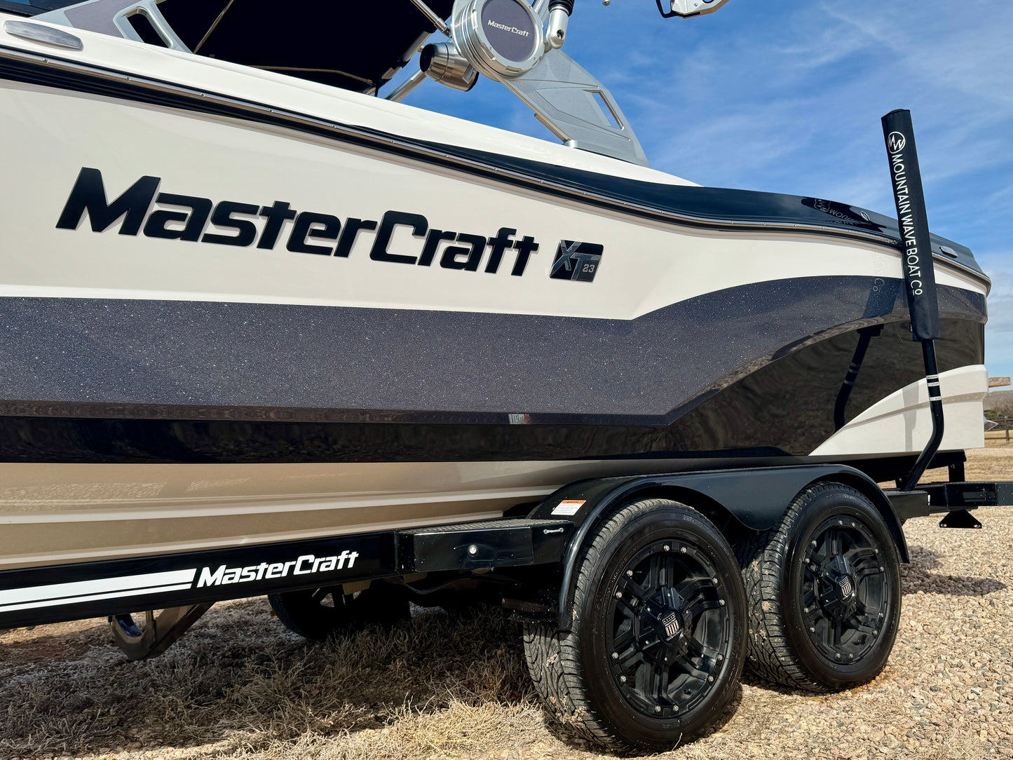 2021 MasterCraft XT23 - 60HRS- 6.0 MPI - Almost NEW