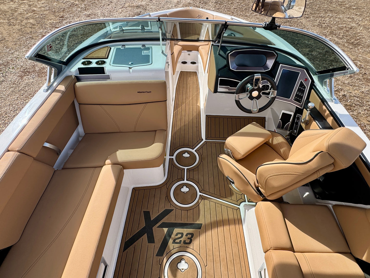 2021 MasterCraft XT23 - 60HRS- 6.0 MPI - Almost NEW