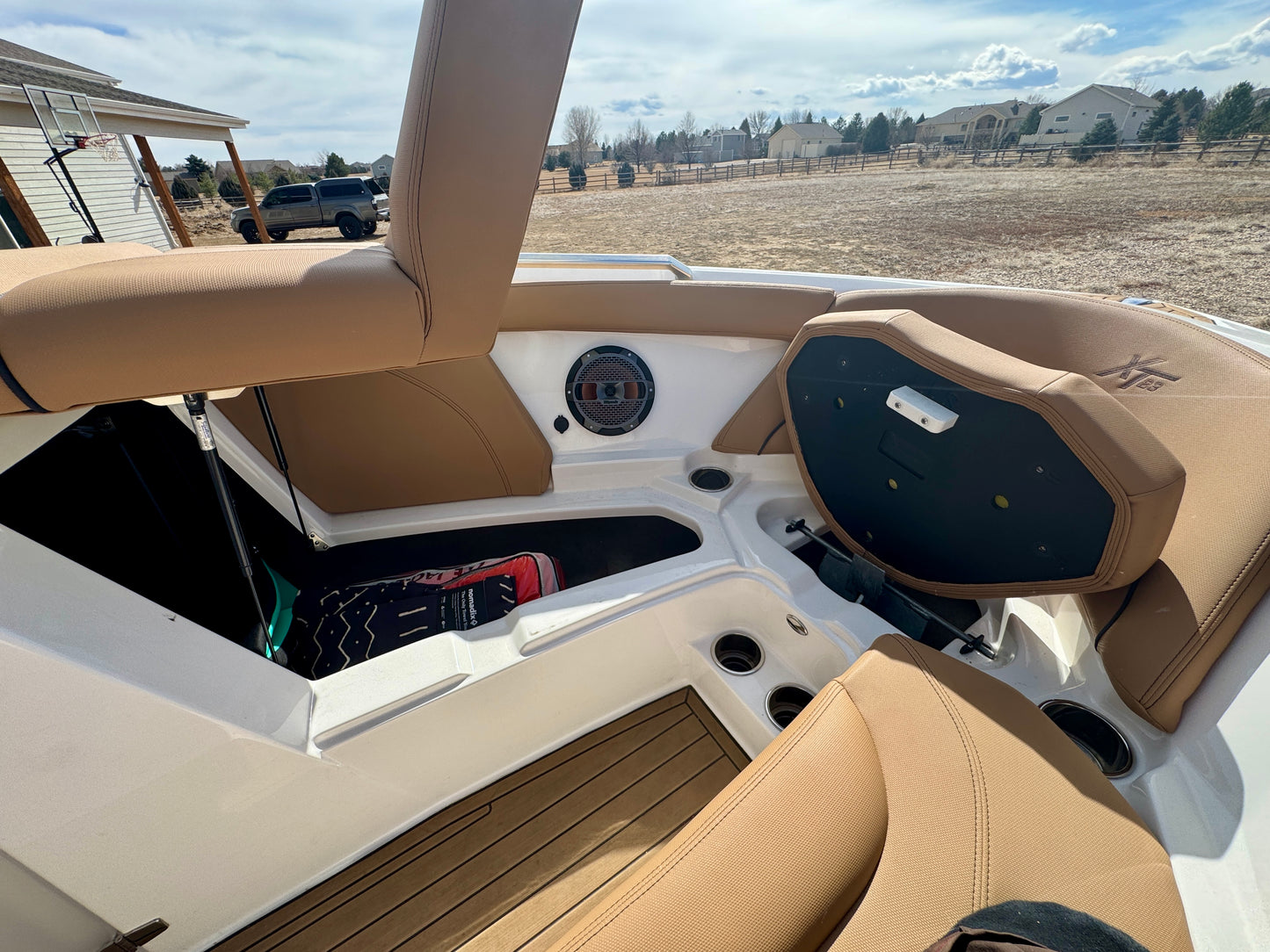 2021 MasterCraft XT23 - 60HRS- 6.0 MPI - Almost NEW