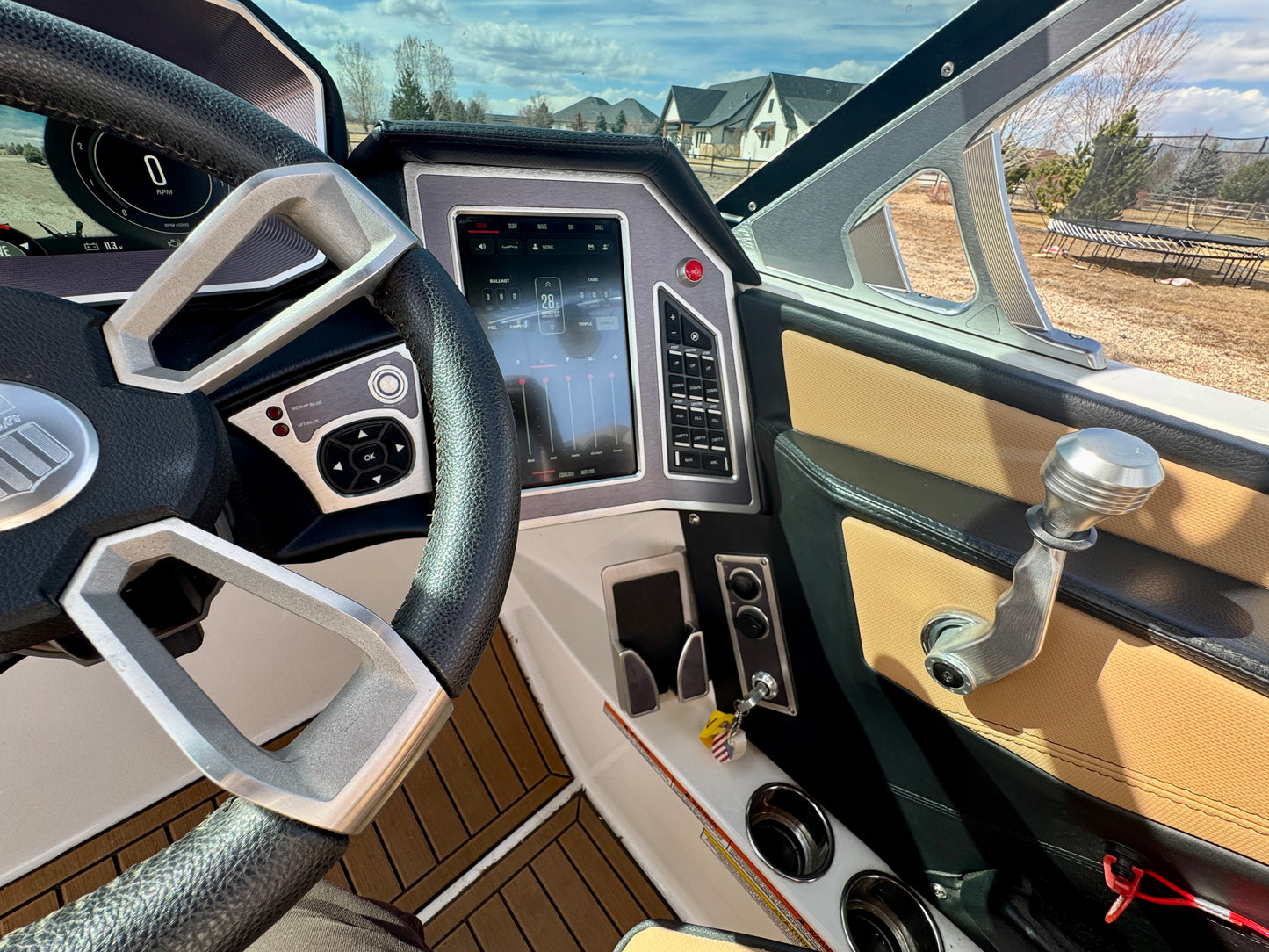 2021 MasterCraft XT23 - 60HRS- 6.0 MPI - Almost NEW