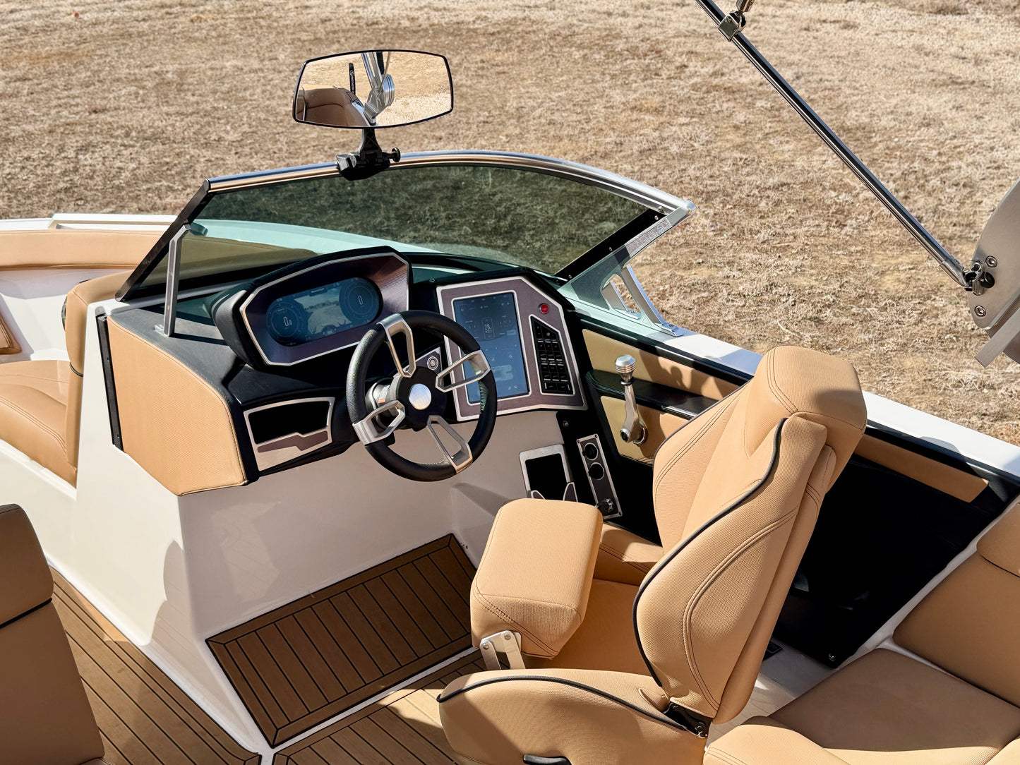 2021 MasterCraft XT23 - 60HRS- 6.0 MPI - Almost NEW
