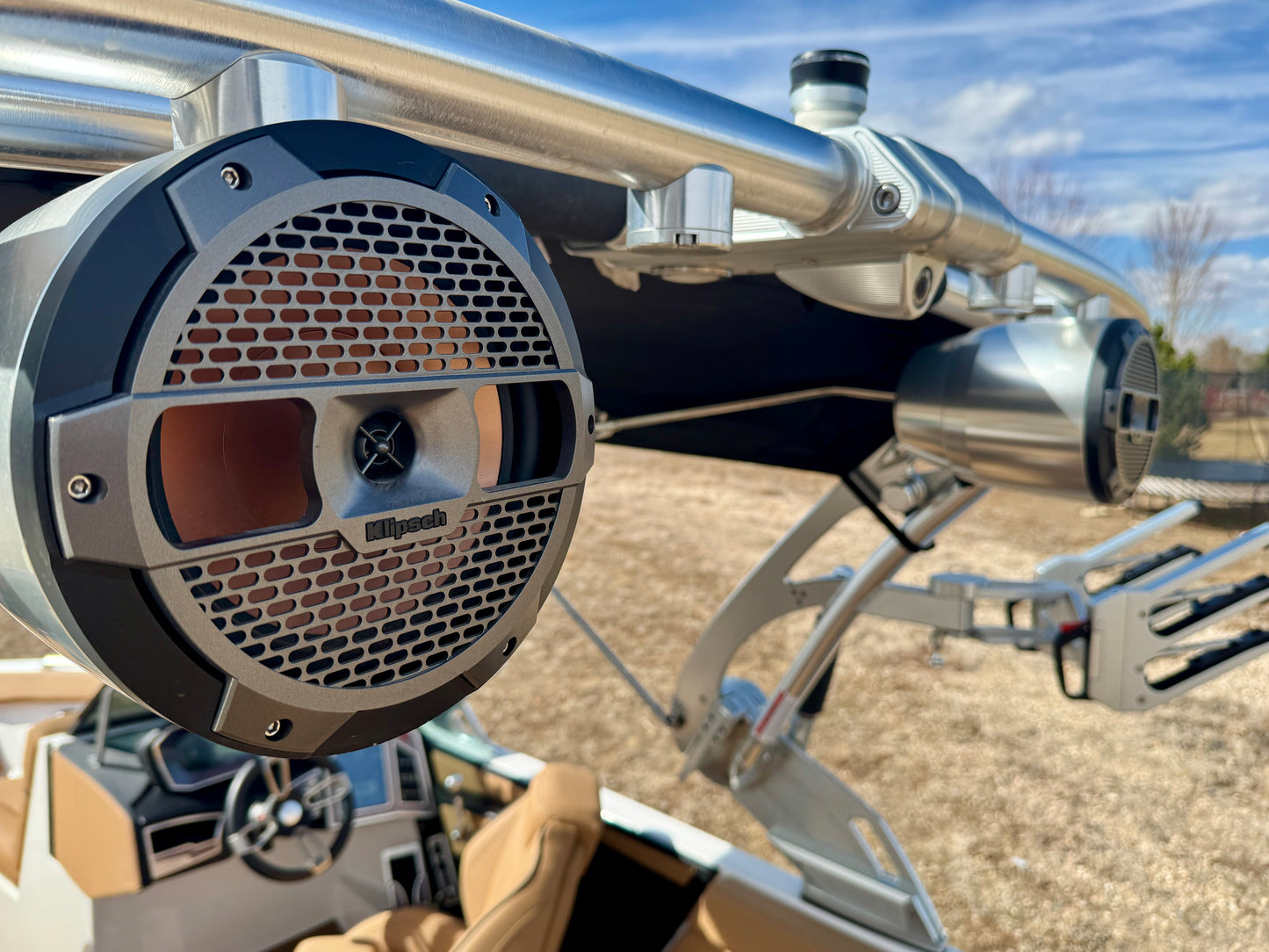 2021 MasterCraft XT23 - 60HRS- 6.0 MPI - Almost NEW