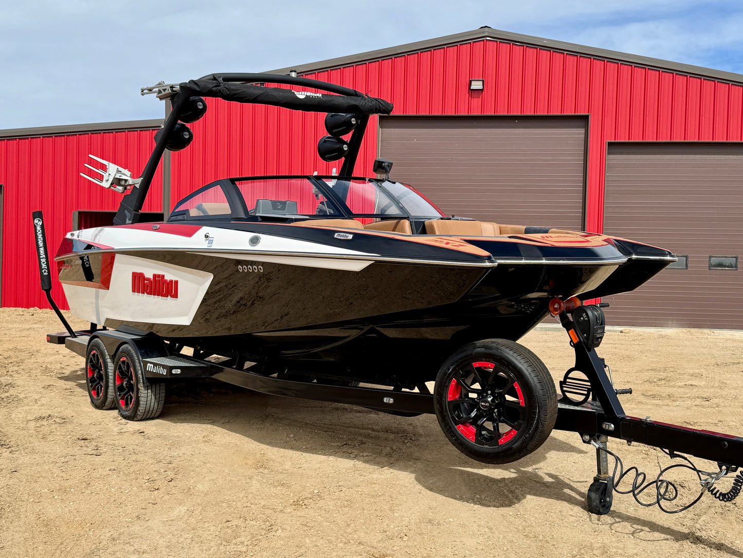 2023 Malibu 23 MXZ - Supercharged LT4 - Almost NEW