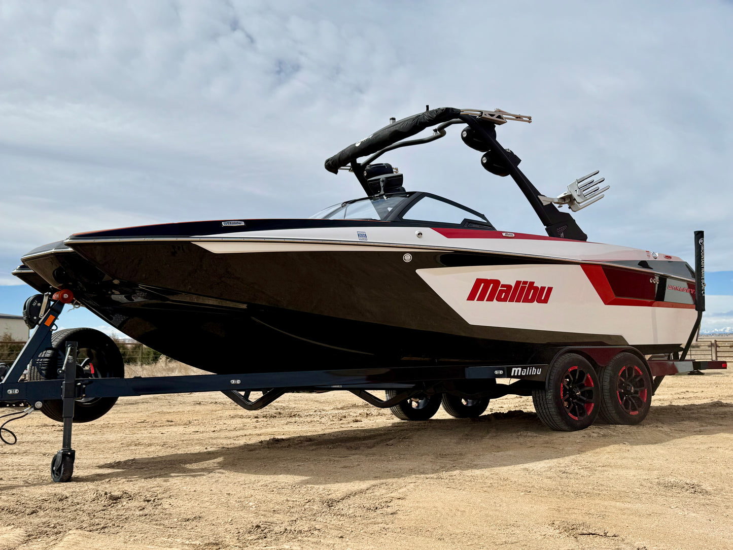 2023 Malibu 23 MXZ - Supercharged LT4 - Almost NEW