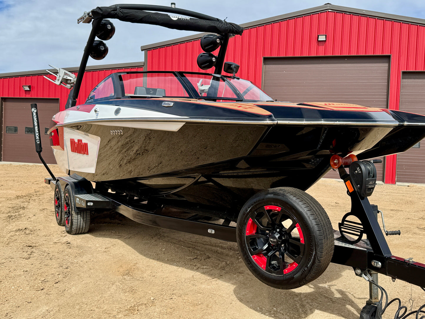 2023 Malibu 23 MXZ - Supercharged LT4 - Almost NEW