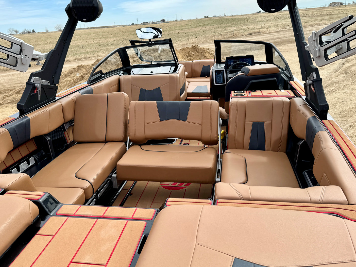 2023 Malibu 23 MXZ - Supercharged LT4 - Almost NEW