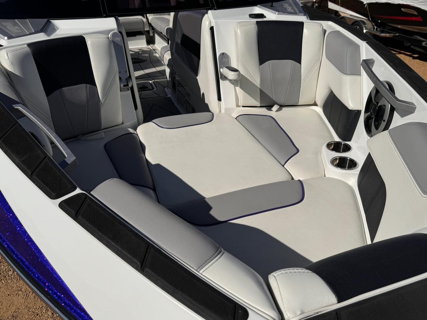 2021 Malibu 25 LSV - LOW HOURS - LT4 - Mint