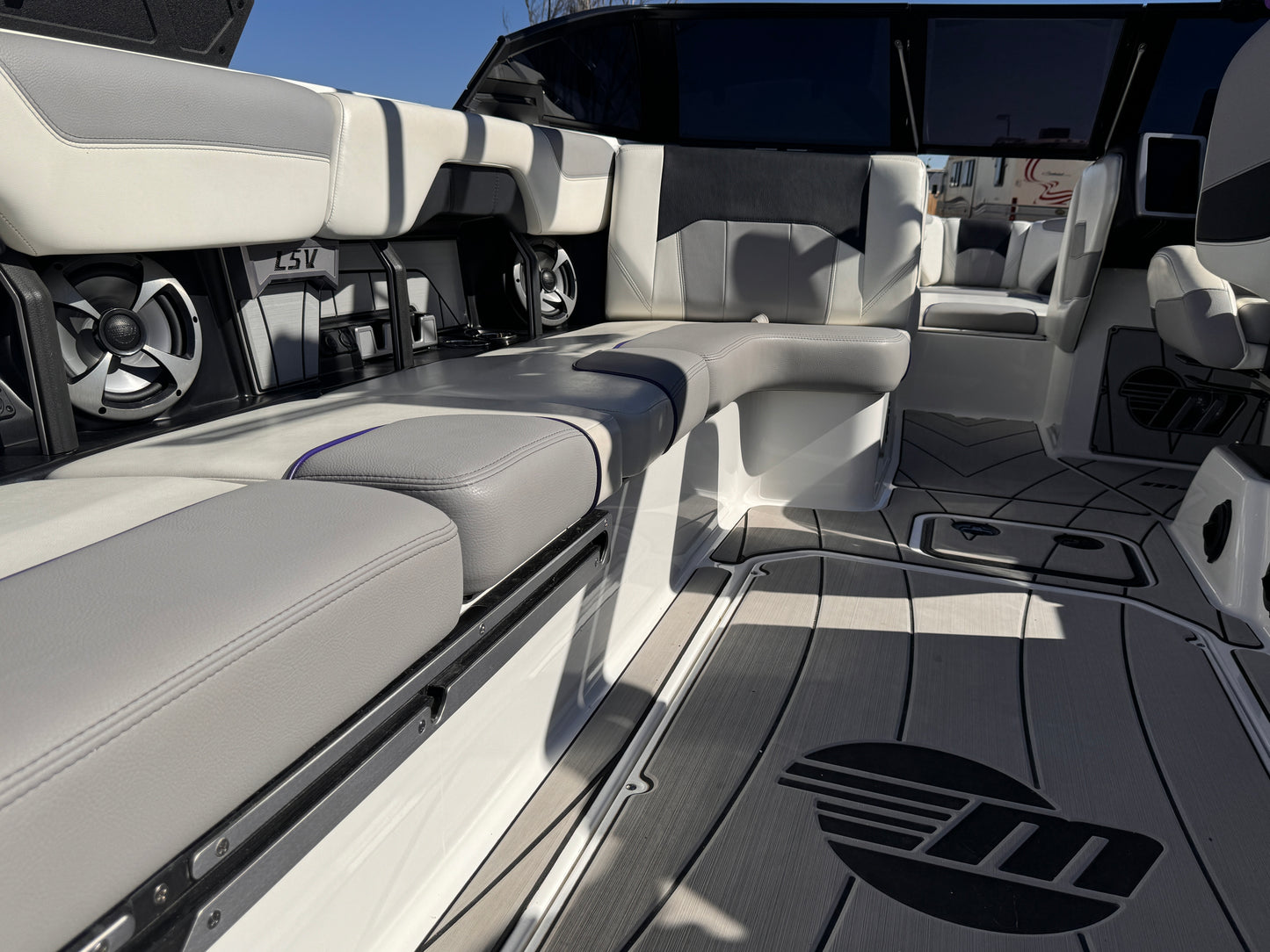2021 Malibu 25 LSV - LOW HOURS - LT4 - Mint