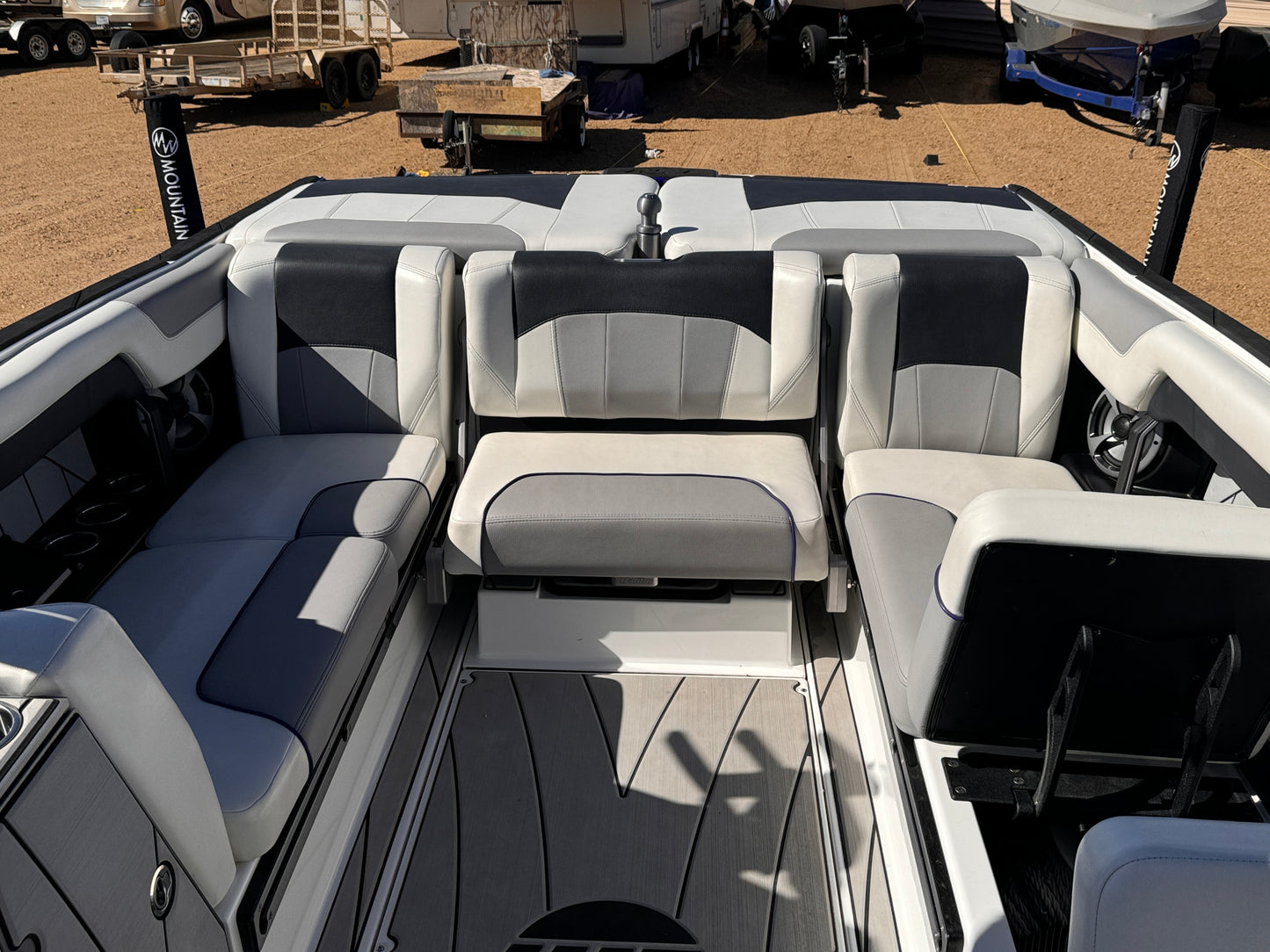 2021 Malibu 25 LSV - LOW HOURS - LT4 - Mint