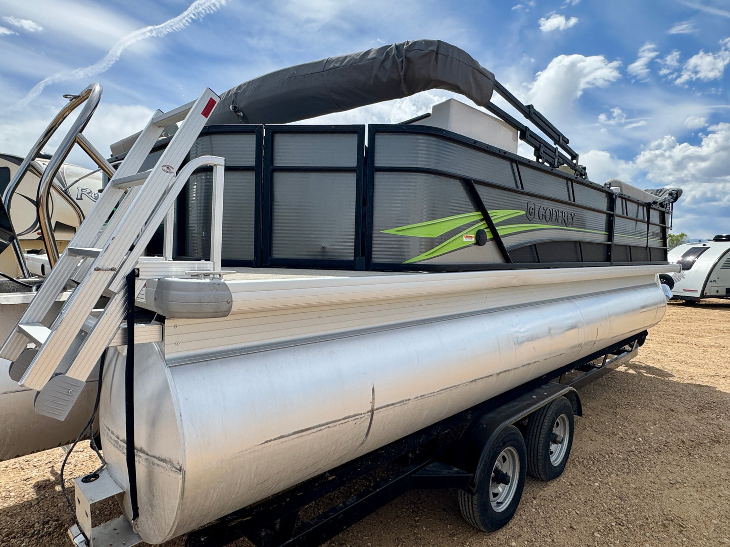 2021 Godfrey Sweetwater TriToon 2486 DT - 300HP - 60hrs