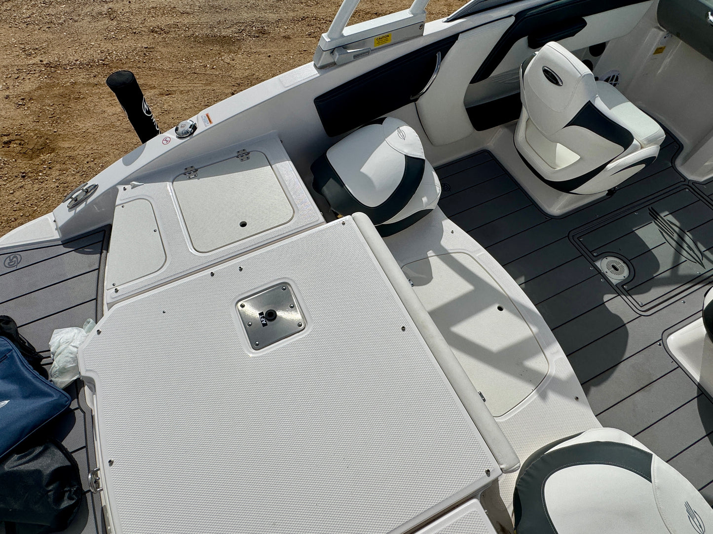 2023 Chaparral 21' Ski & Fish - LIKE NEW