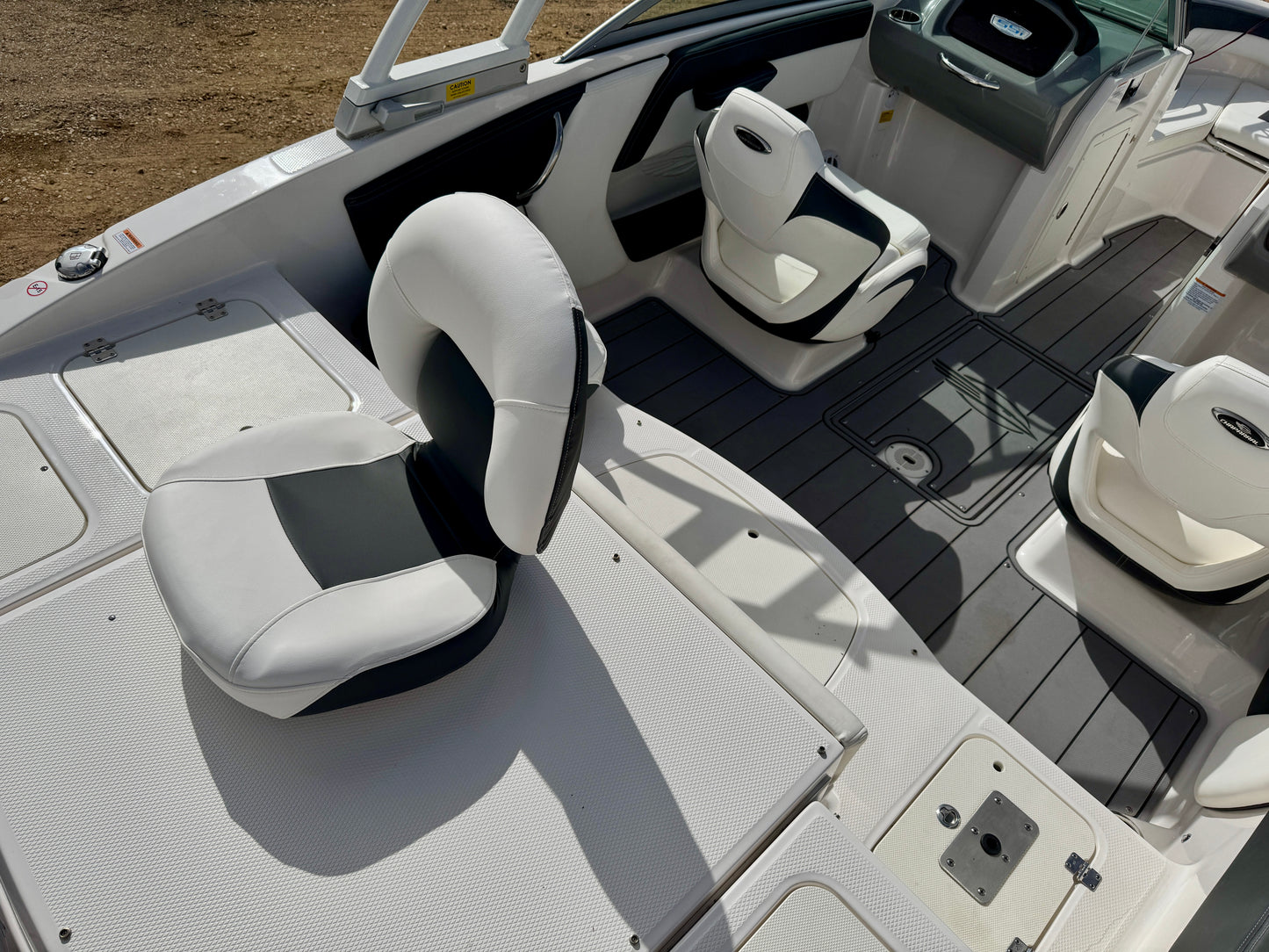 2023 Chaparral 21' Ski & Fish - LIKE NEW