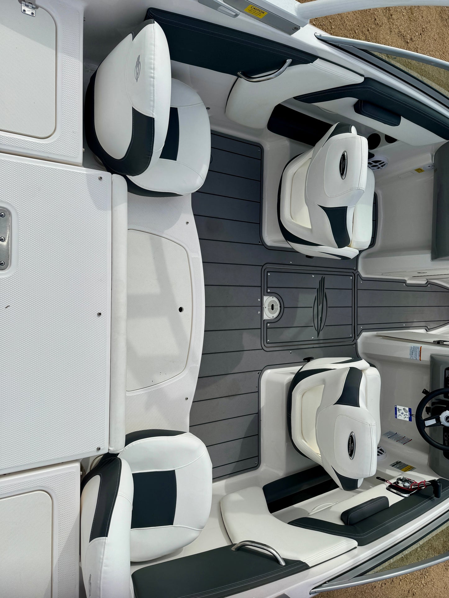 2023 Chaparral 21' Ski & Fish - LIKE NEW