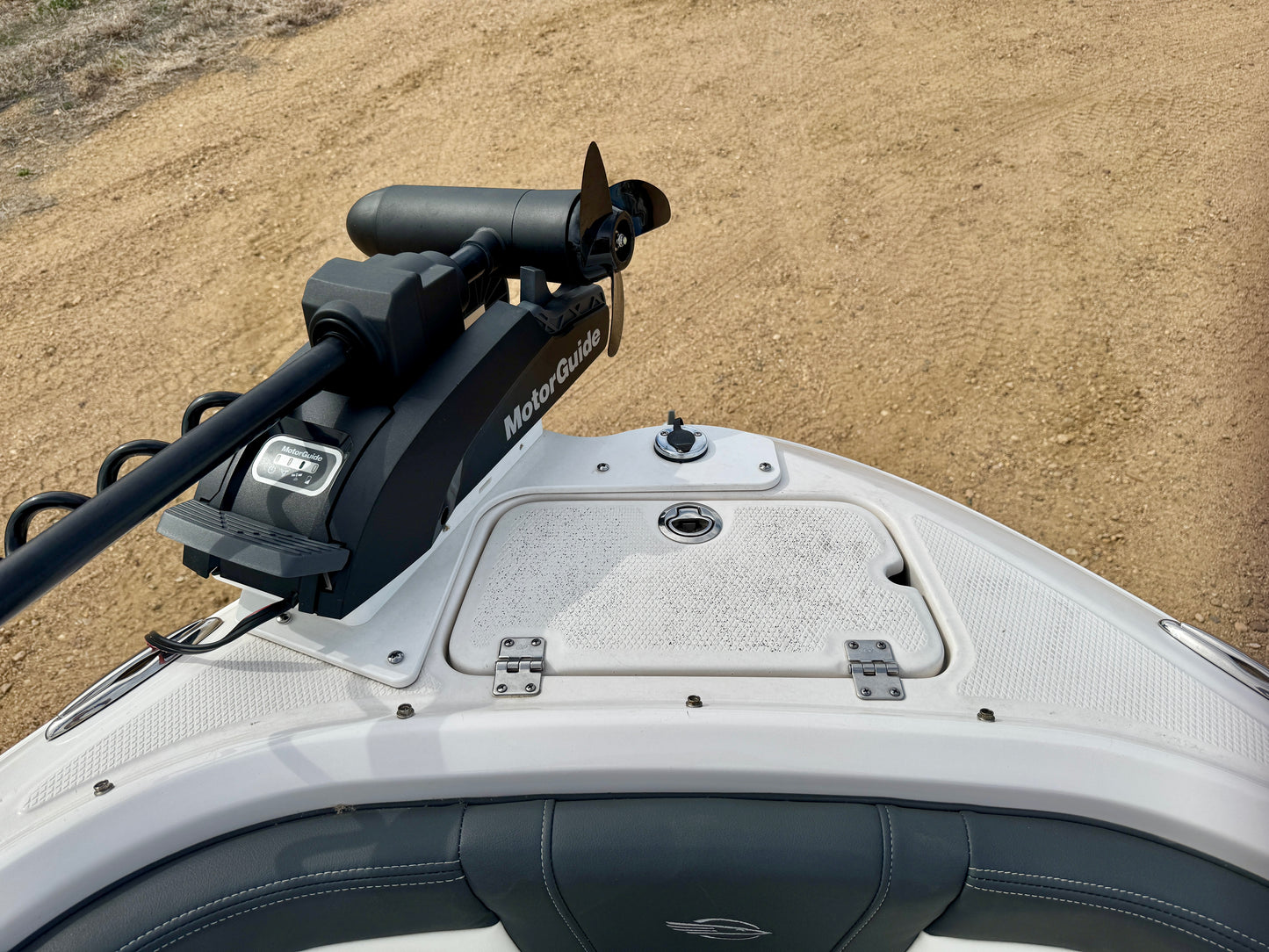 2023 Chaparral 21' Ski & Fish - LIKE NEW
