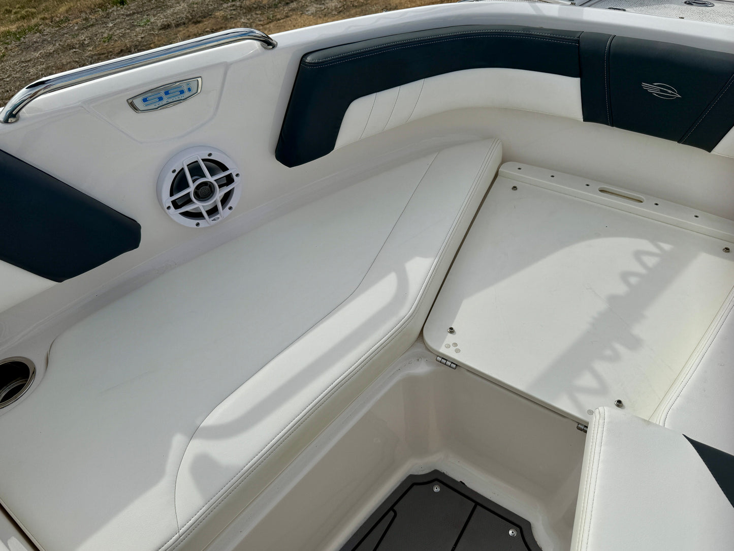 2023 Chaparral 21' Ski & Fish - LIKE NEW
