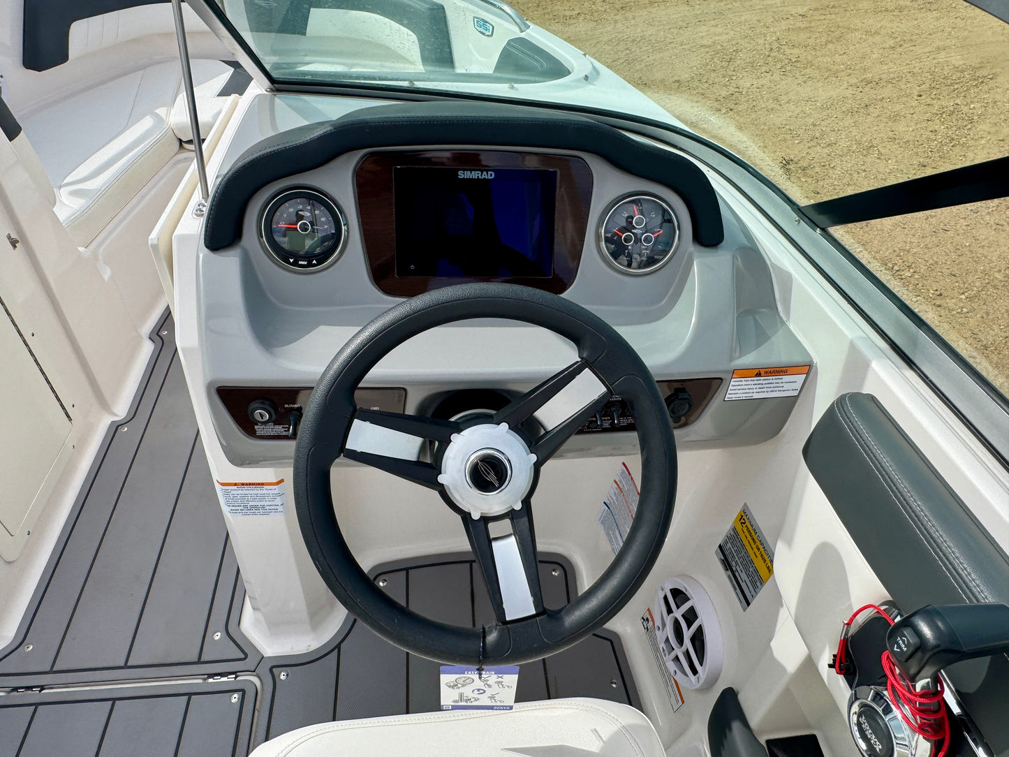 2023 Chaparral 21' Ski & Fish - LIKE NEW