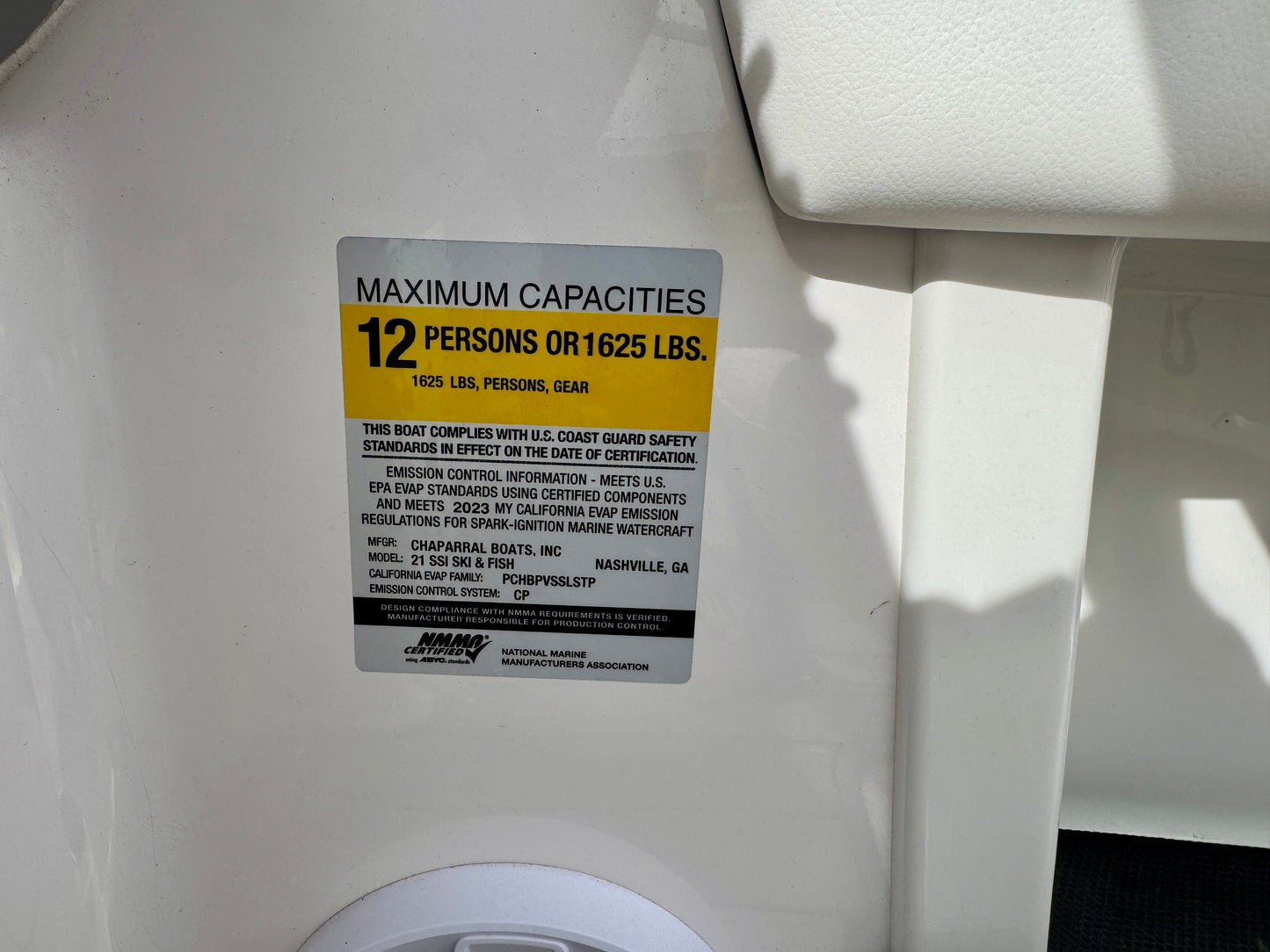 2023 Chaparral 21' Ski & Fish - LIKE NEW