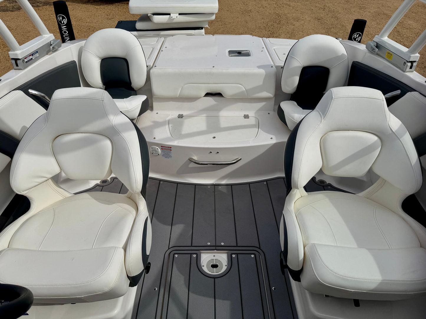 2023 Chaparral 21' Ski & Fish - LIKE NEW