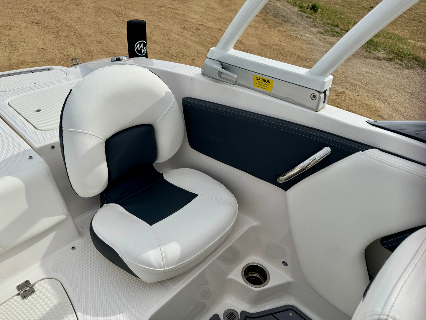 2023 Chaparral 21' Ski & Fish - LIKE NEW