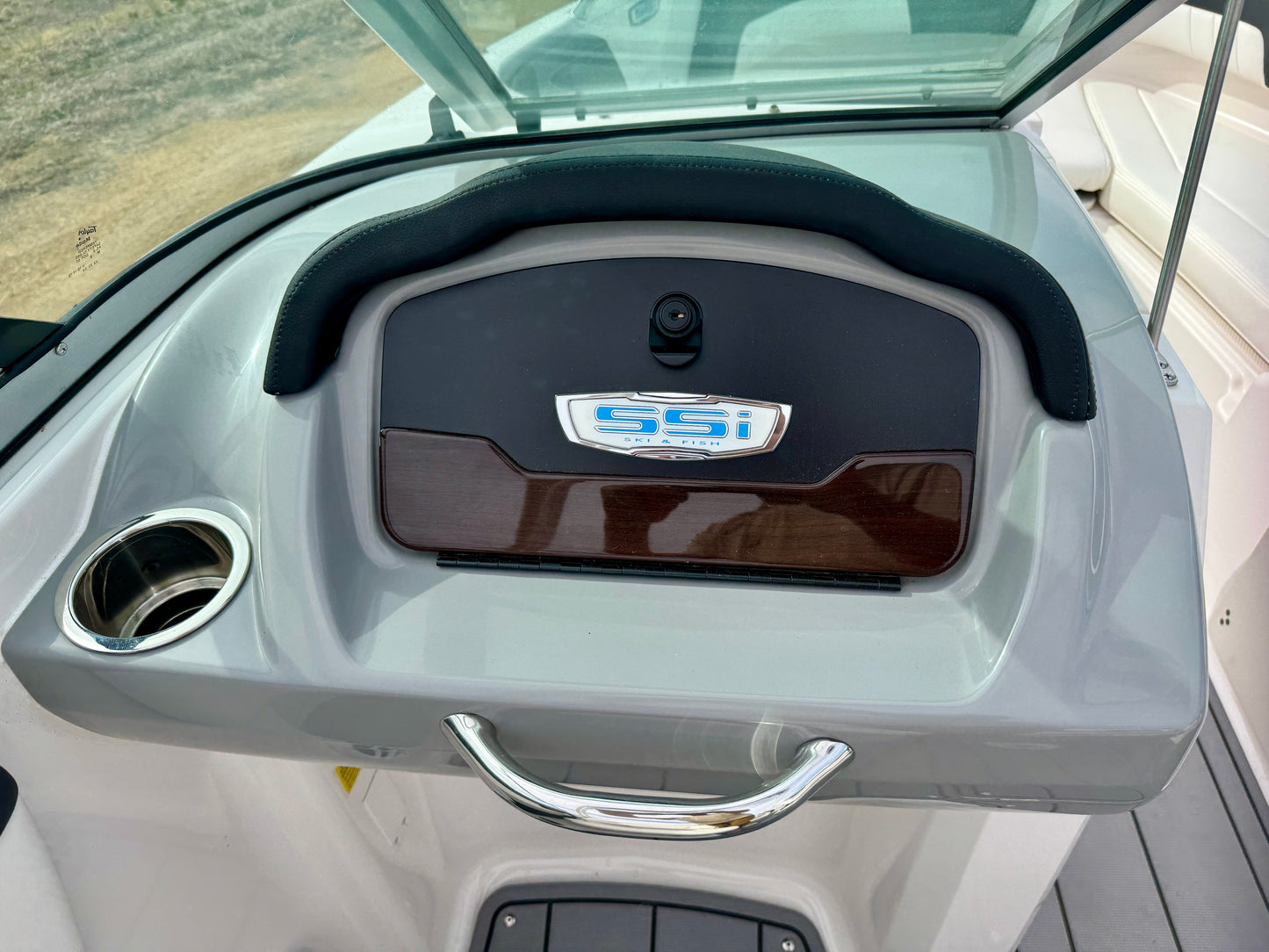 2023 Chaparral 21' Ski & Fish - LIKE NEW
