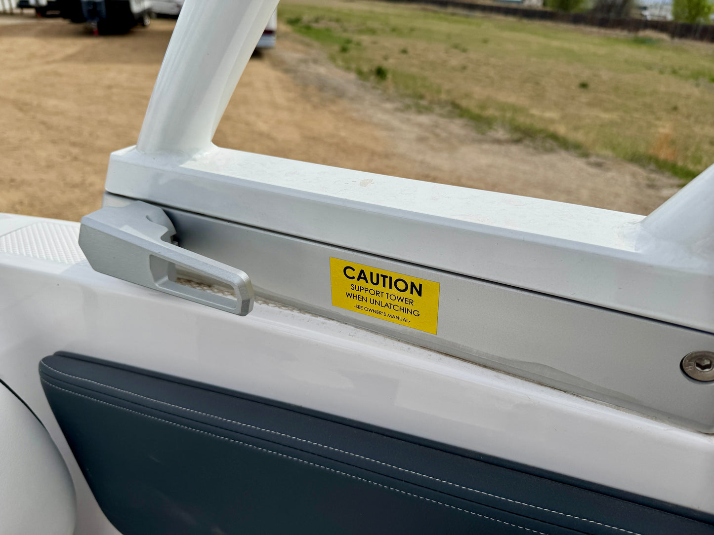 2023 Chaparral 21' Ski & Fish - LIKE NEW