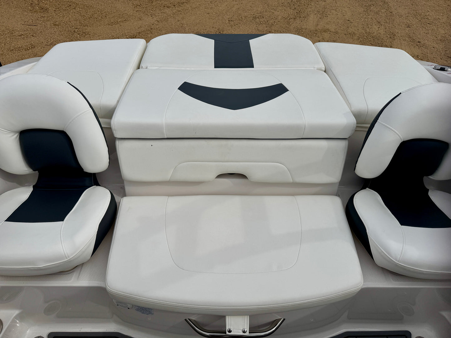 2023 Chaparral 21' Ski & Fish - LIKE NEW