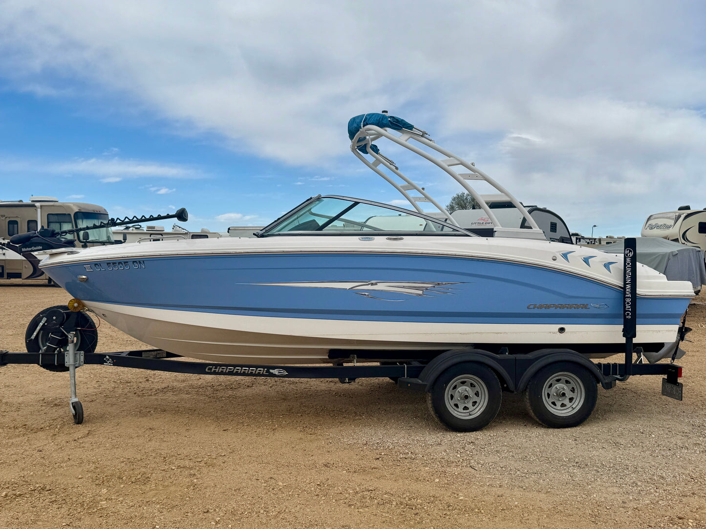 2023 Chaparral 21' Ski & Fish - LIKE NEW
