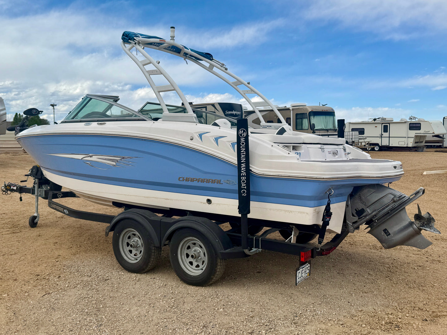 2023 Chaparral 21' Ski & Fish - LIKE NEW