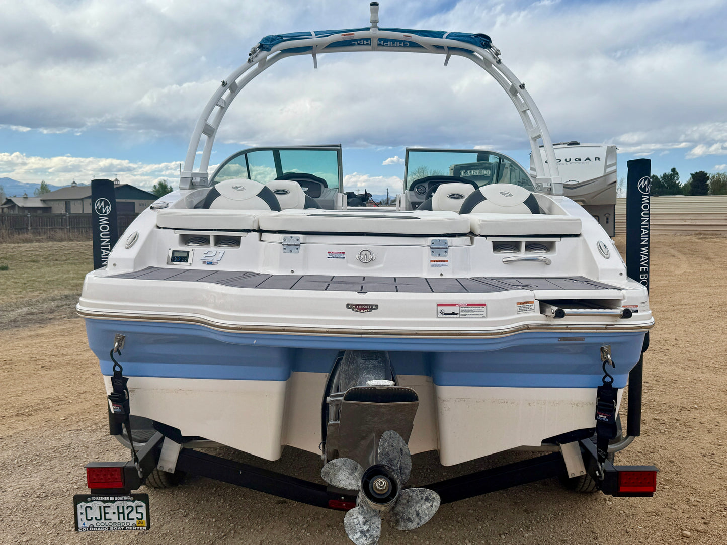 2023 Chaparral 21' Ski & Fish - LIKE NEW