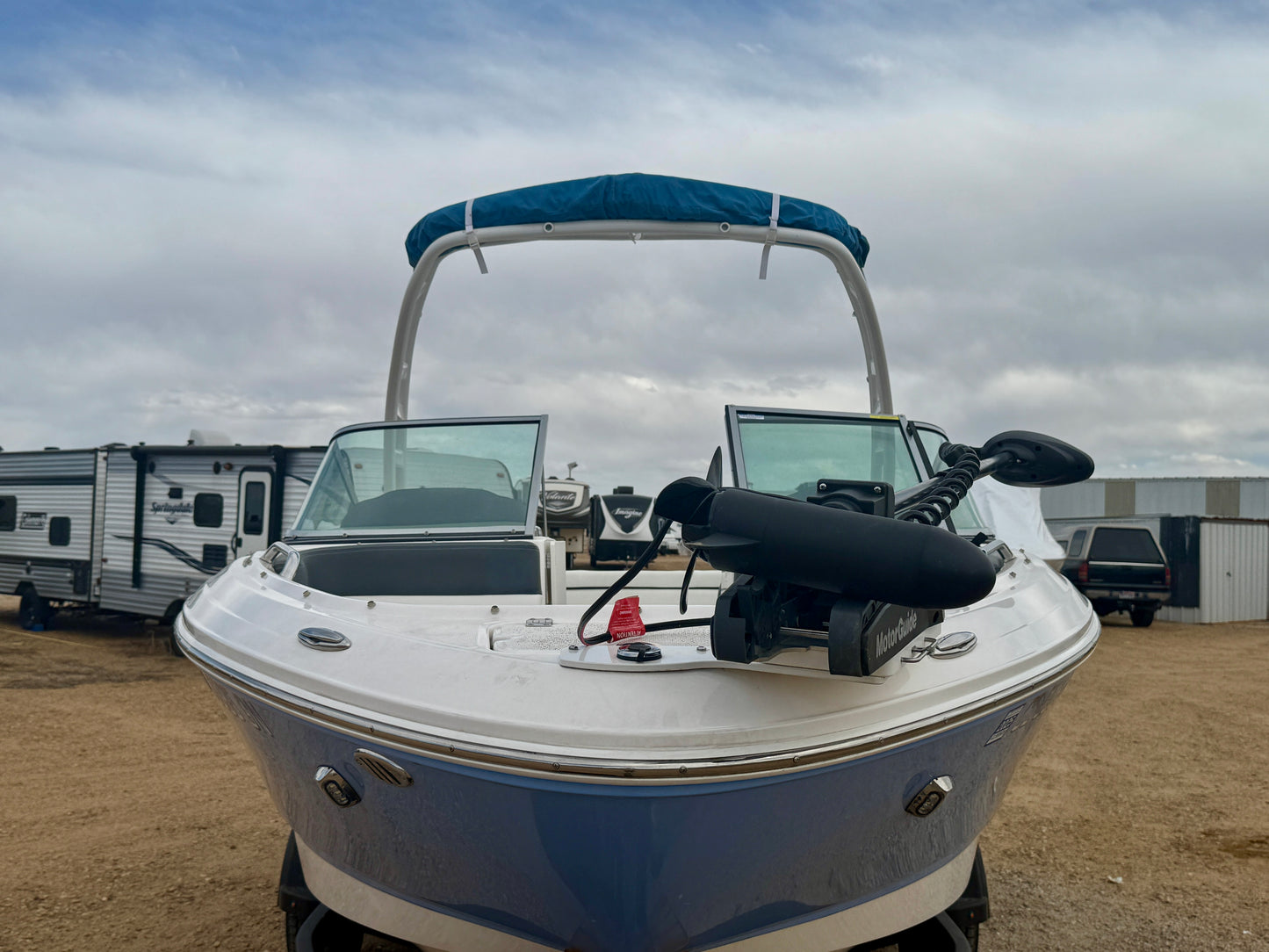 2023 Chaparral 21' Ski & Fish - LIKE NEW