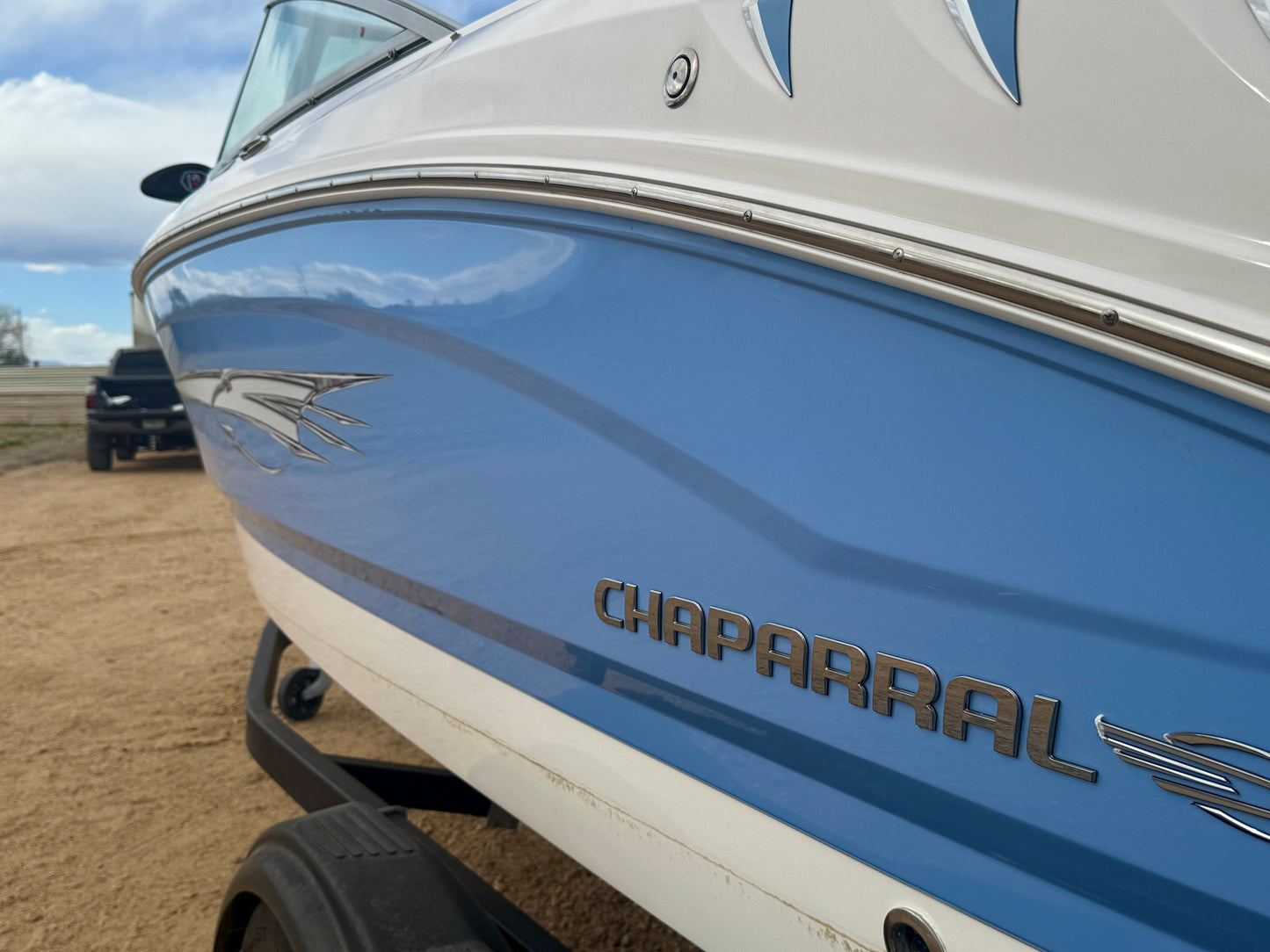2023 Chaparral 21' Ski & Fish - LIKE NEW