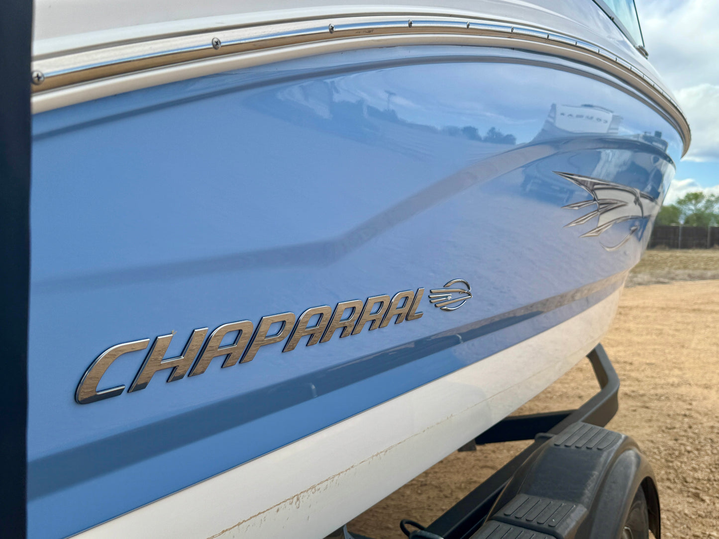 2023 Chaparral 21' Ski & Fish - LIKE NEW
