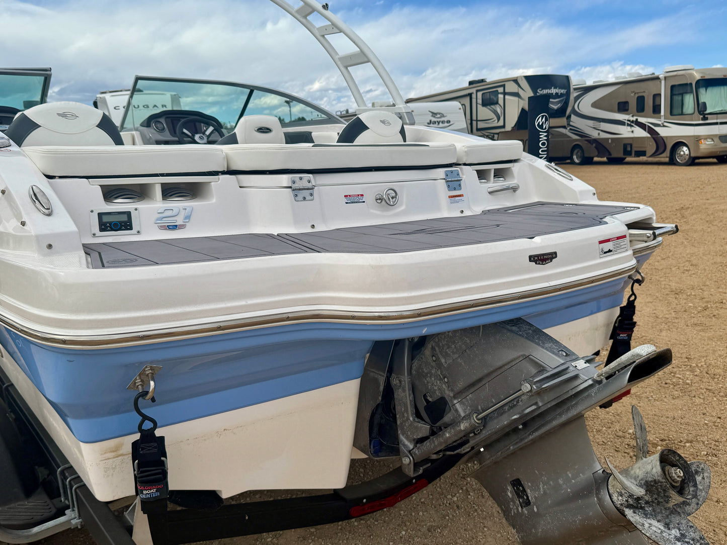 2023 Chaparral 21' Ski & Fish - LIKE NEW