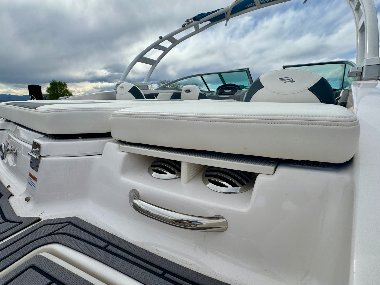 2023 Chaparral 21' Ski & Fish - LIKE NEW
