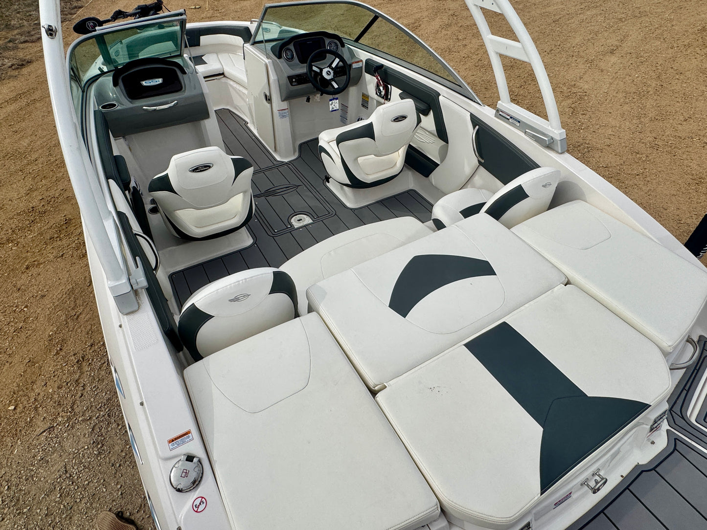2023 Chaparral 21' Ski & Fish - LIKE NEW