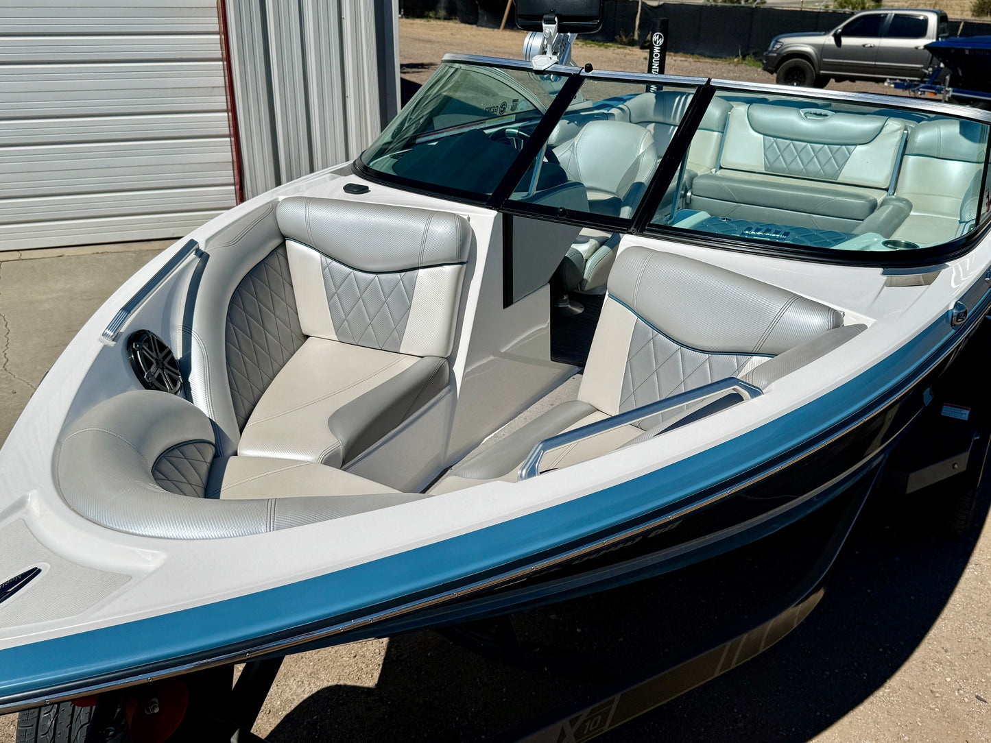 2014 MasterCraft X10 - 6.0L - 400 Hrs