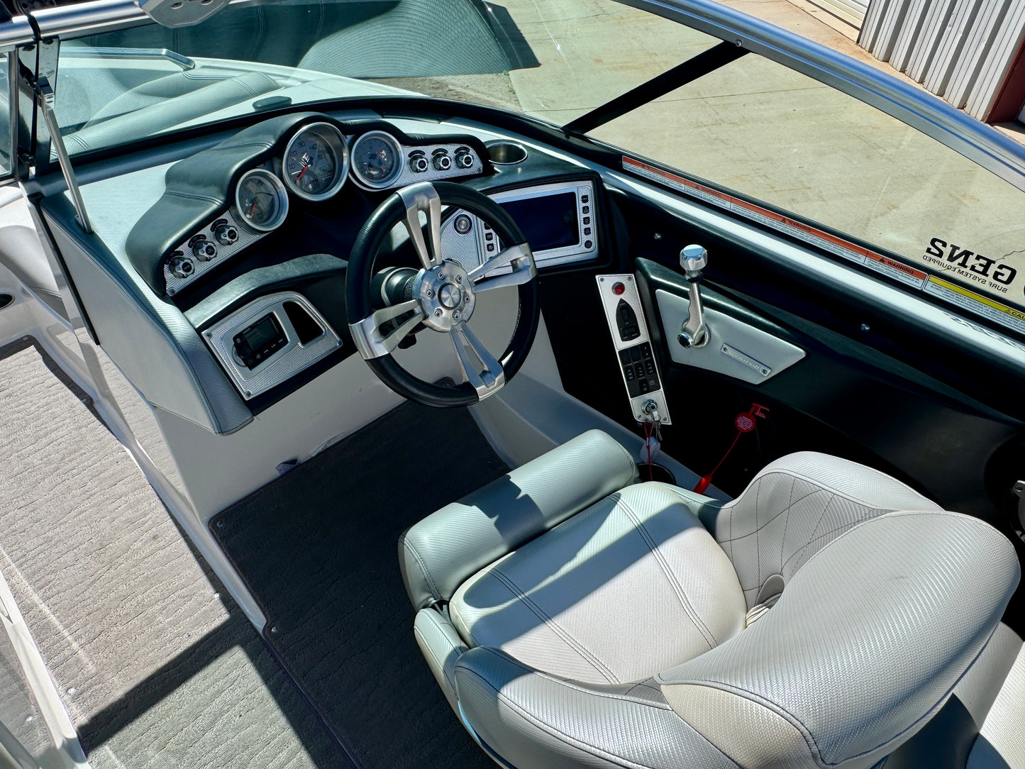 2014 MasterCraft X10 - 6.0L - 400 Hrs