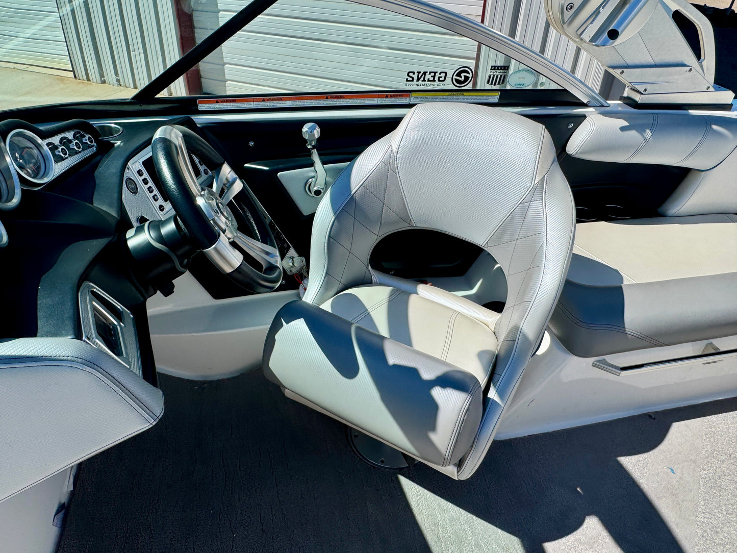 2014 MasterCraft X10 - 6.0L - 400 Hrs