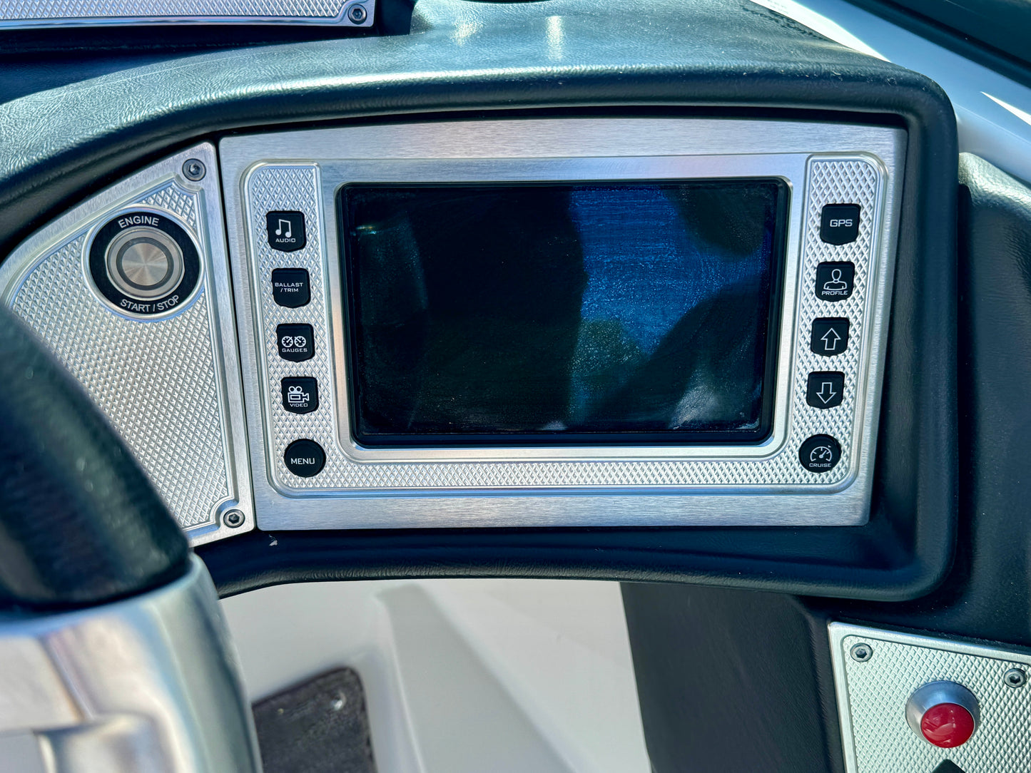 2014 MasterCraft X10 - 6.0L - 400 Hrs