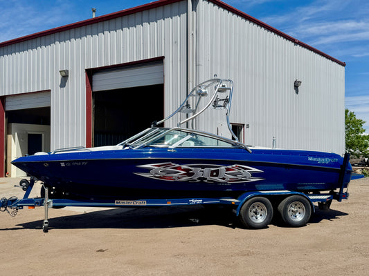 2004 MasterCraft X30 - 5.7L - MINT