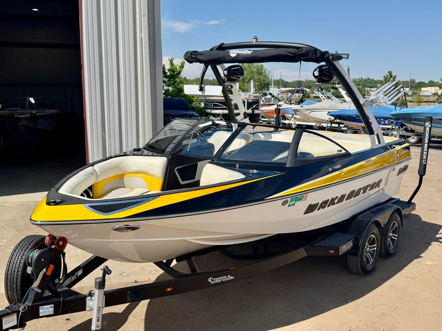2015 Malibu VTX - 73hrs - Like New
