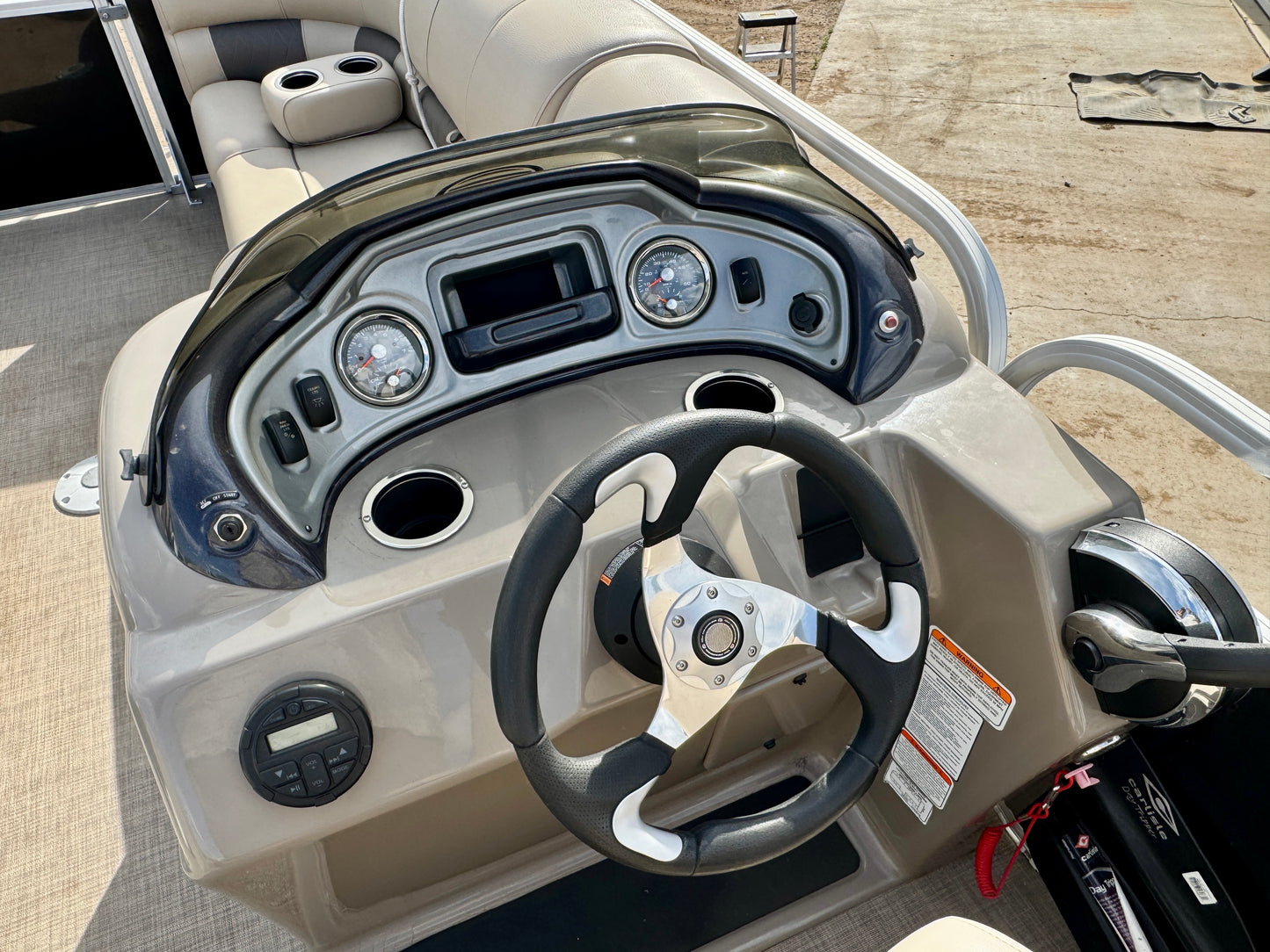 2021 Sun Tracker - Party Barge 22 DLX - 150HP