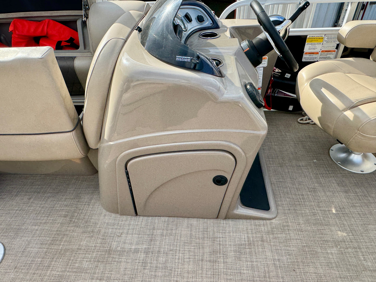 2021 Sun Tracker - Party Barge 22 DLX - 150HP